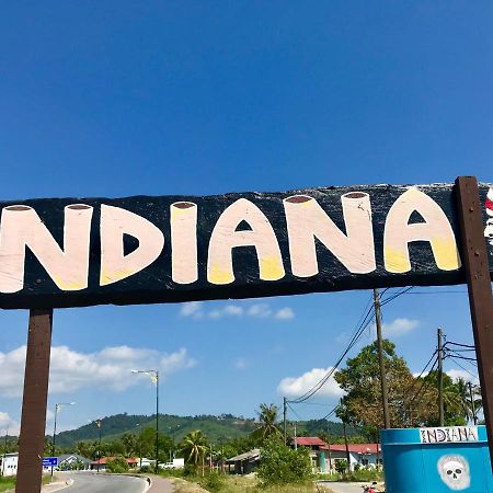 パンタイ・サナング Indiana Cafe & Dorm Bed & Breakfast エクステリア 写真